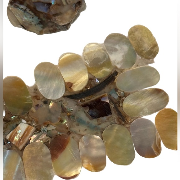 Hand Crafted in India NWT Marble Skull Decor Trivet with Inlaid Abalone Shells - Picture 7 of 7